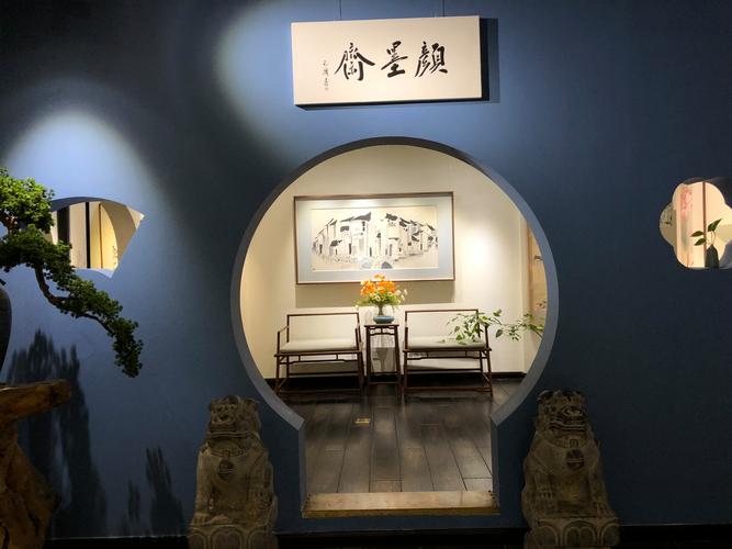 姜曼,公司经营范围包括:组织文化艺术交流活动